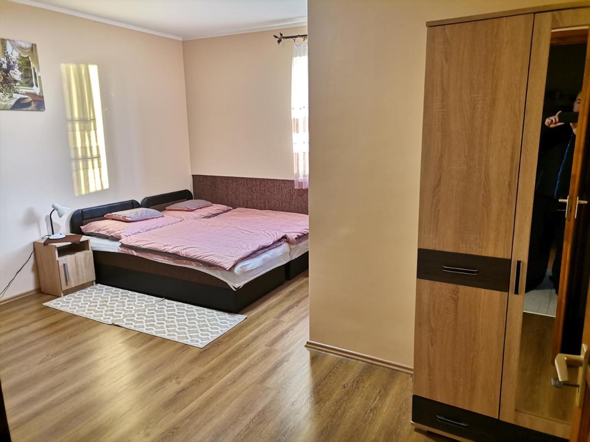 Apartmán Okerka Vendeghaz Csesztreg Exteriér fotografie