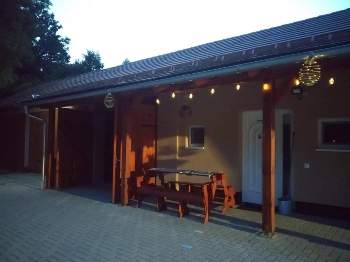 Apartmán Okerka Vendeghaz Csesztreg Exteriér fotografie