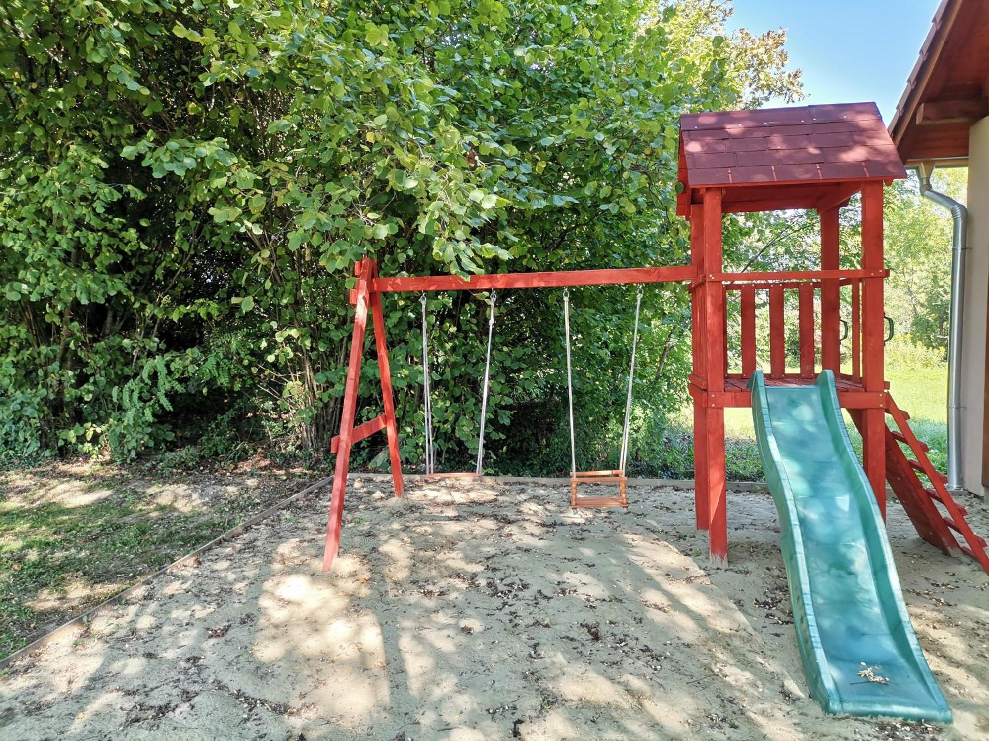 Apartmán Okerka Vendeghaz Csesztreg Exteriér fotografie